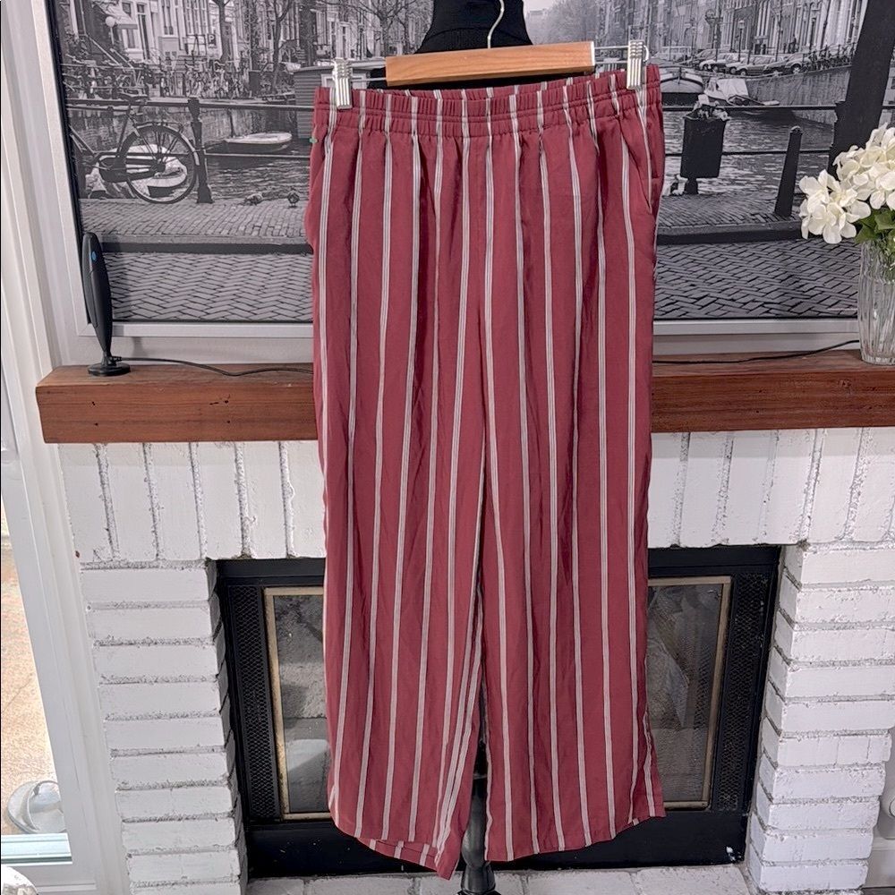 Express Women Pants Wide Leg Burgundy Red White Black Strip Small Stretch Waist